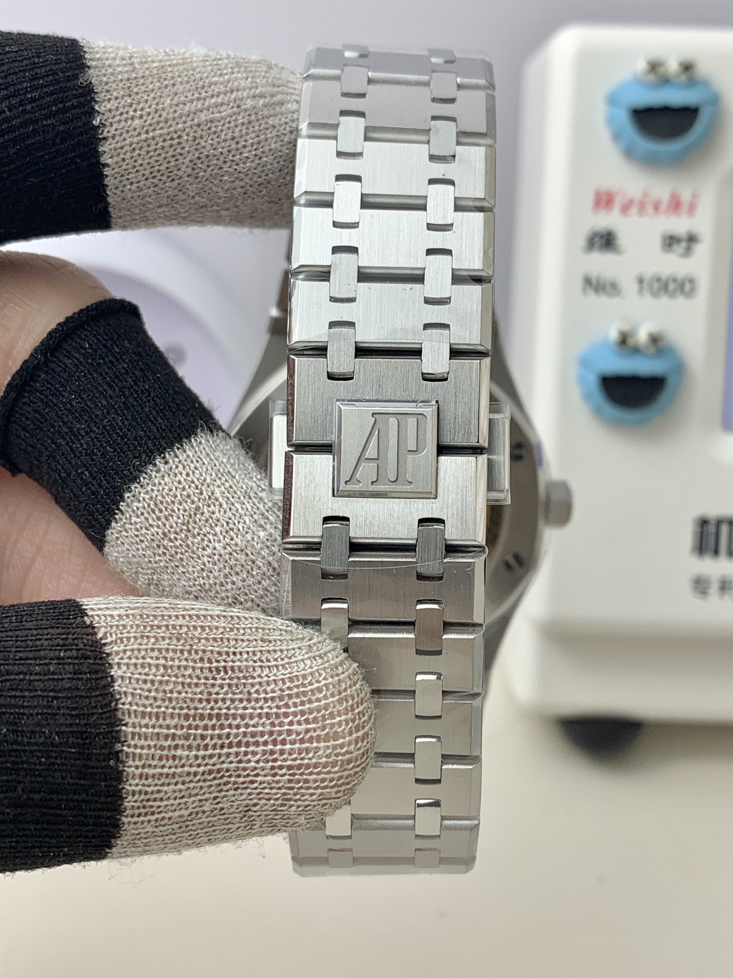 Audemars Piguet-Royal Oak 41mm 15500 Stainless Steel/Steel White Dial/Stick Markers APSF SA4302 Automatic - Image 15