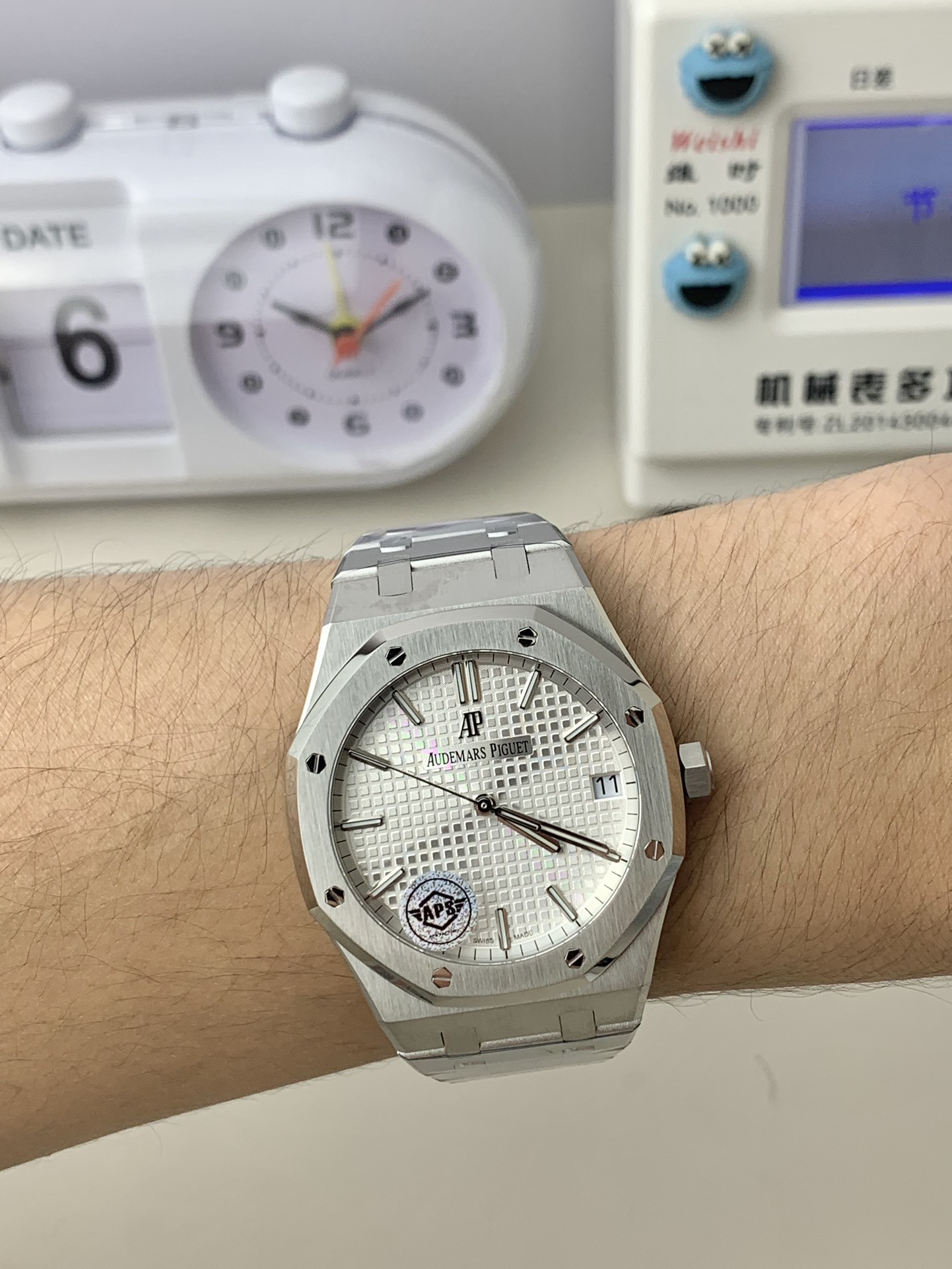 Audemars Piguet-Royal Oak 41mm 15500 Stainless Steel/Steel White Dial/Stick Markers APSF SA4302 Automatic - Image 16