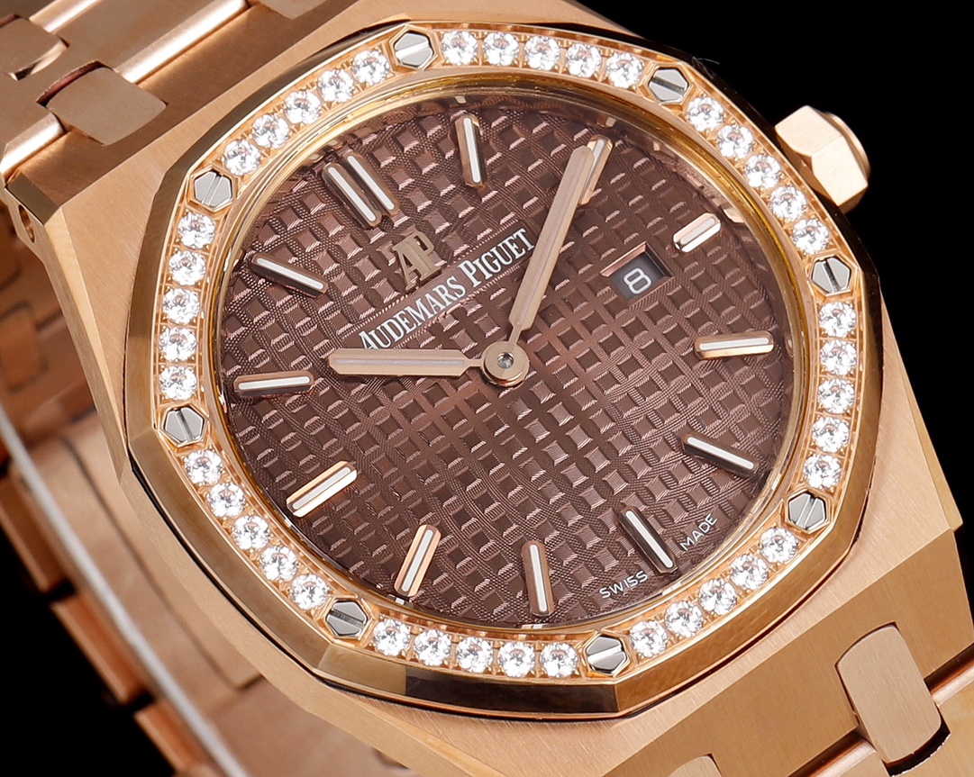 Audemars Piguet-Royal Oak Ladies 67651OR 33mm Diamonds Rose Gold/Rose Gold Cream Dial TKF Swiss Cal.2713 Quartz - Image 3