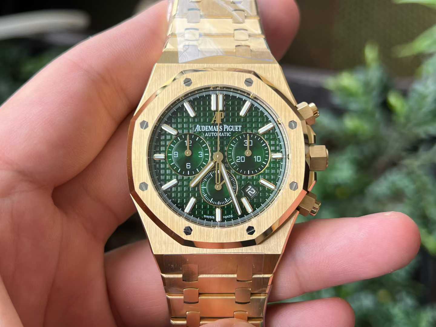 Audemars Piguet-Royal Oak Chronograph 26331OR 41mm Yellow Gold/Yellow Gold Green Dial APWF DD4801 Automatic - Image 10
