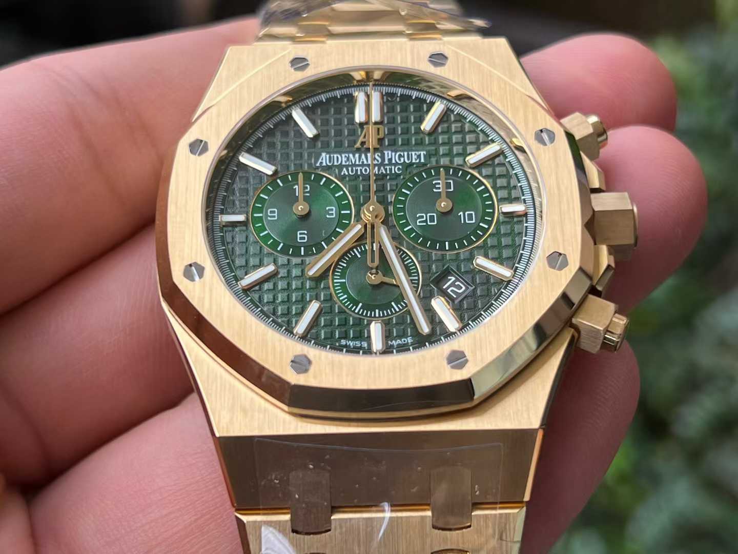Audemars Piguet-Royal Oak Chronograph 26331OR 41mm Yellow Gold/Yellow Gold Green Dial APWF DD4801 Automatic - Image 14